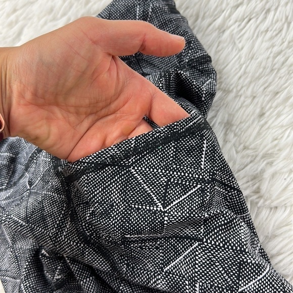Lululemon Tight Stuff Tight II (25") Formation Alpine White Black - Picture 6 of 9
